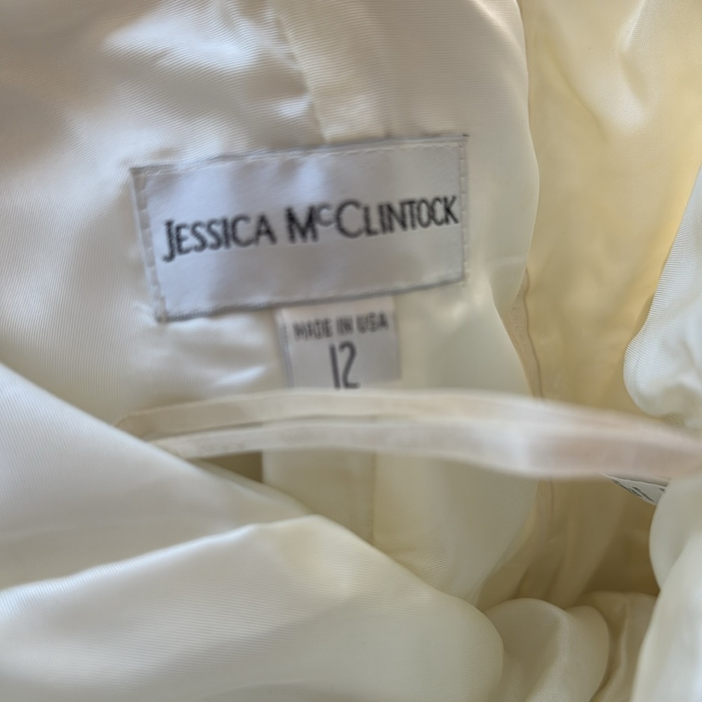 Stunning formal dress - Picture 7 of 7